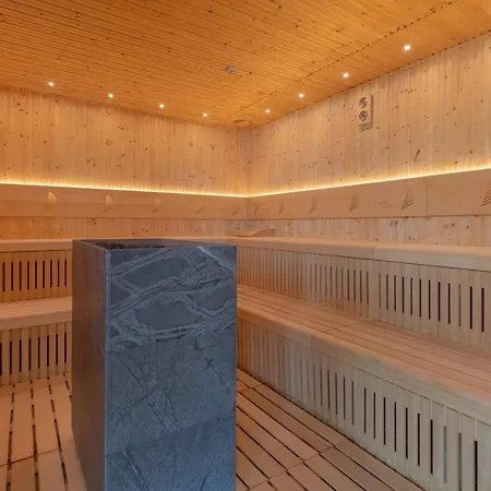 Royal Waves & - With Parking By Renters Apartmán *