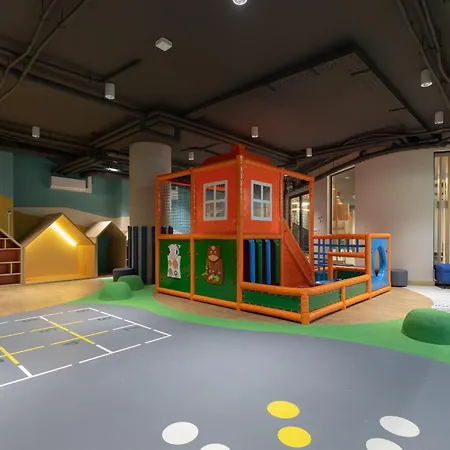 Royal Waves & - With Parking By Renters