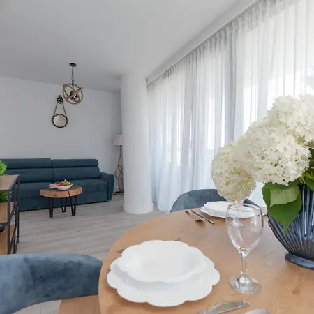 Royal Waves & - With Parking By Renters *