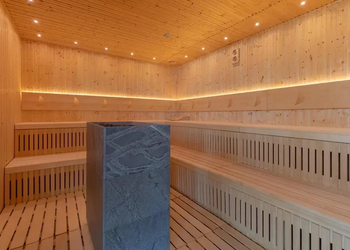 Royal Waves & - With Parking By Renters Apartament *