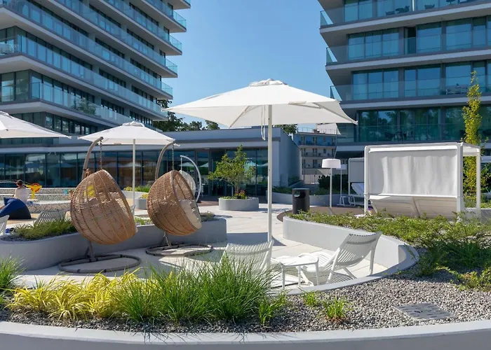 Royal Waves & - With Parking By Renters Apartament *