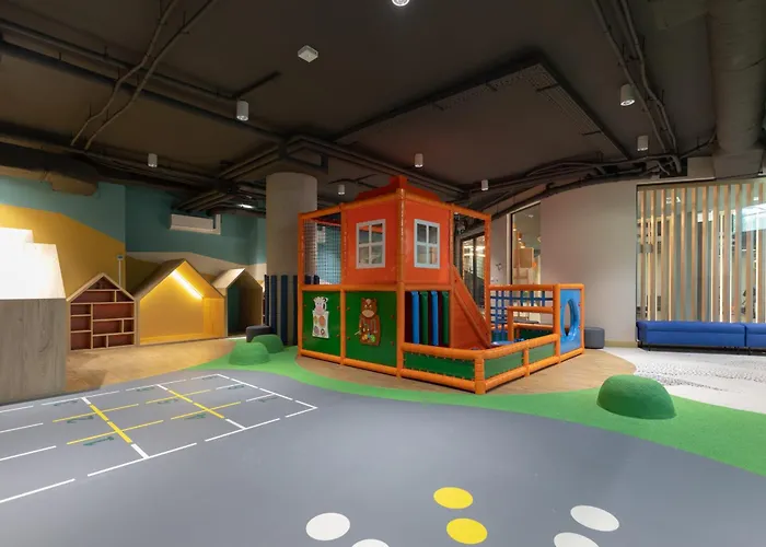 Royal Waves & - With Parking By Renters